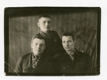 В РККА. 12.01.1942 г. Рябченко А.И. (справа)